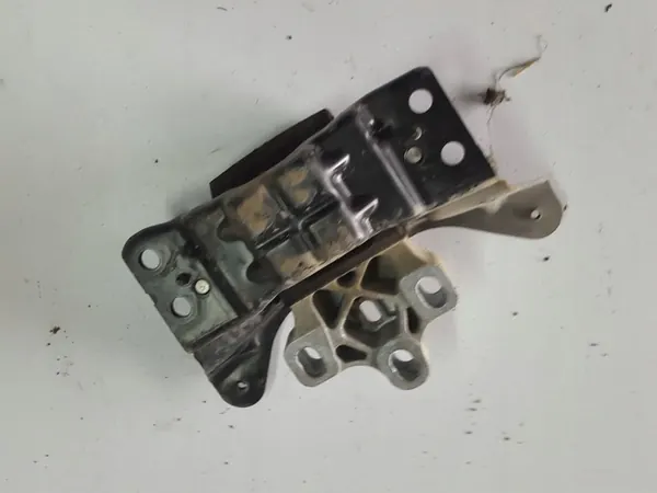 Volkswagen Golf VII 2016 Engine Mount Left image 2