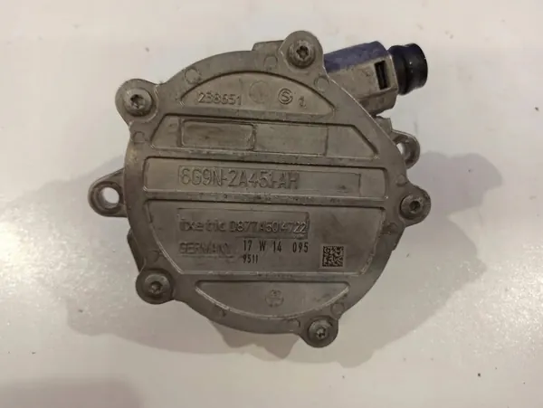 Imupumppu Volvo S60 II 3.0L 2014 OEM 31401152 image 2