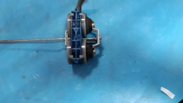 Actuateur de verrou central Mercedes-Benz OEM RBC2638 image 3