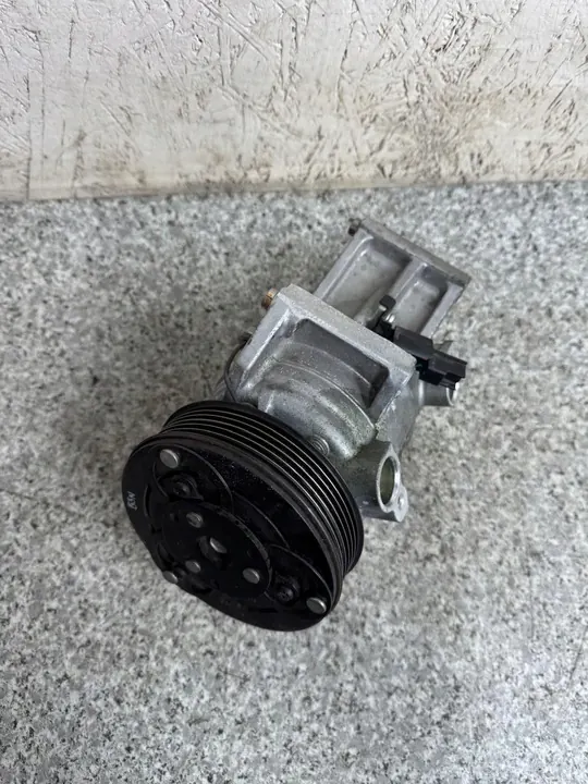 Compresor de Aire Acondicionado Mazda 2 DJ III 2015-2023 image 9