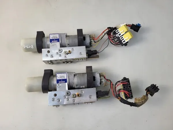 Mercedes SLK R171 tak hydraulpump OEM A1718000030 image 8
