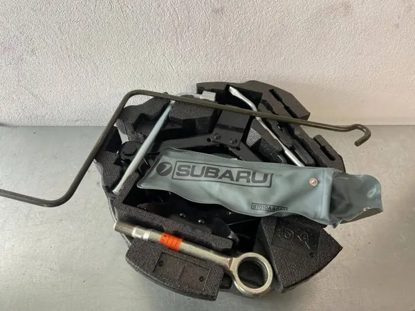 Clé de roue Subaru Forester III SH Set OEM 97035AG002 image 10