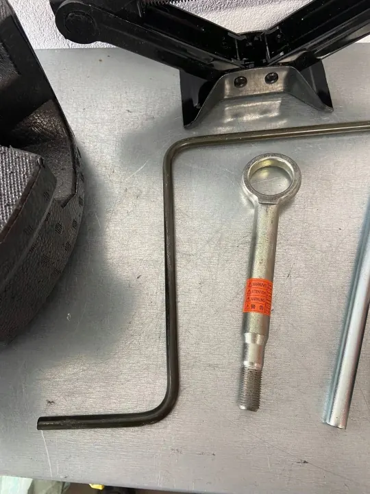 Clé de roue Subaru Forester III SH Set OEM 97035AG002 image 6
