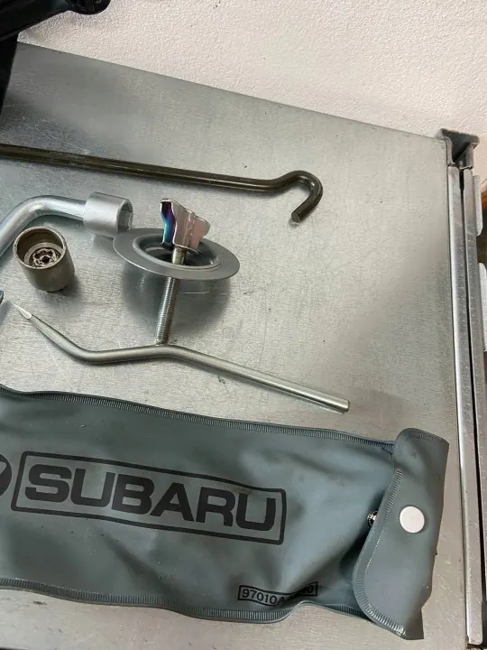 Clé de roue Subaru Forester III SH Set OEM 97035AG002 image 7
