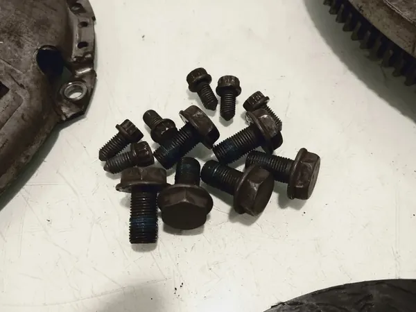 Volante de Embreagem Volkswagen OE 030105271D image 4