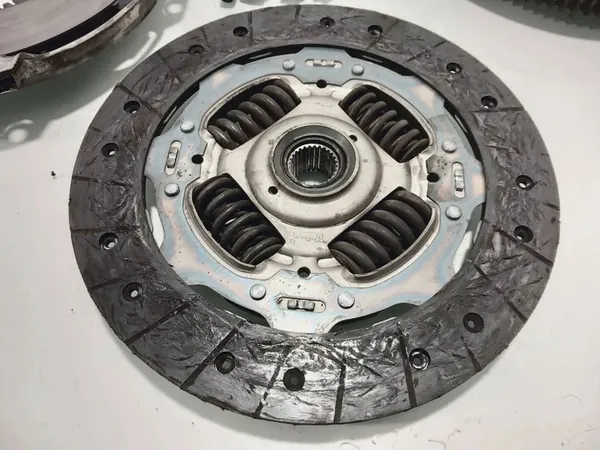 Volante de Embreagem Volkswagen OE 030105271D image 8