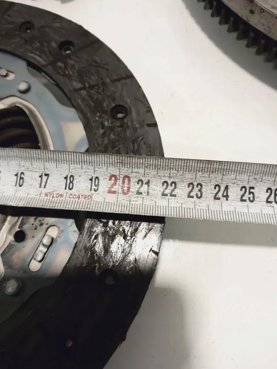 Volante de Embreagem Volkswagen OE 030105271D image 9