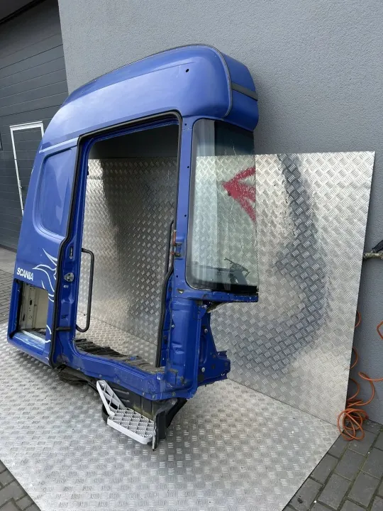 Painel Lateral Cabina Scania CR19 - Estado Usado image 3