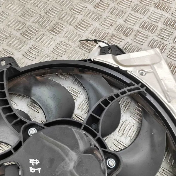 Citroen C4 III e-C4 2024 Jäähdyttimen tuulettimen kansi image 3