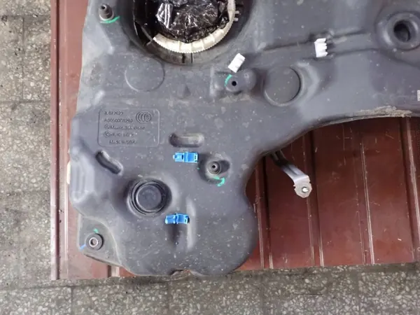 Tanque de combustível Mercedes-Benz OEM A0050088299 image 4