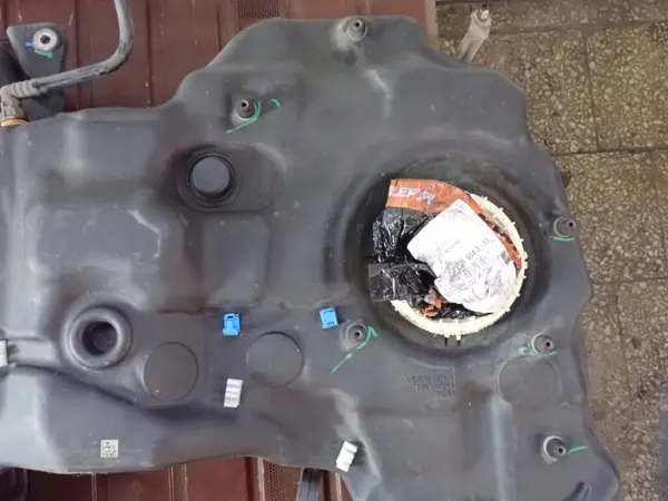 Tanque de combustível Mercedes-Benz OEM A0050088299 image 6