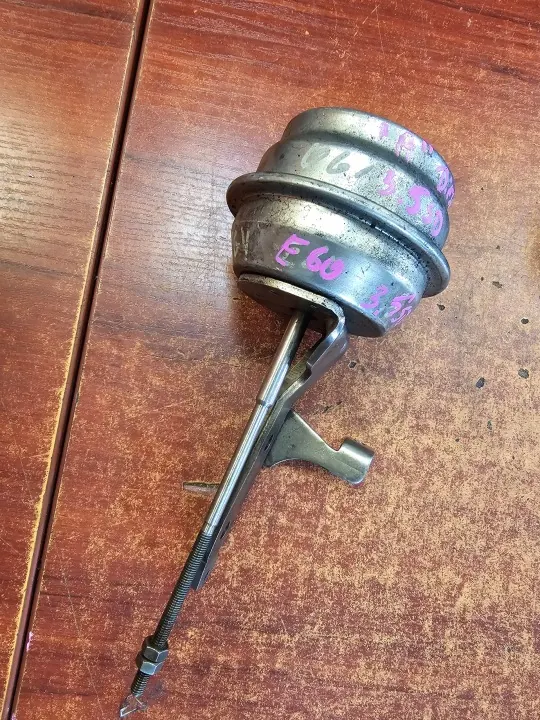 GRUSZKA TURBINY OEM Turbo Actuator voor BMW E60 image 2