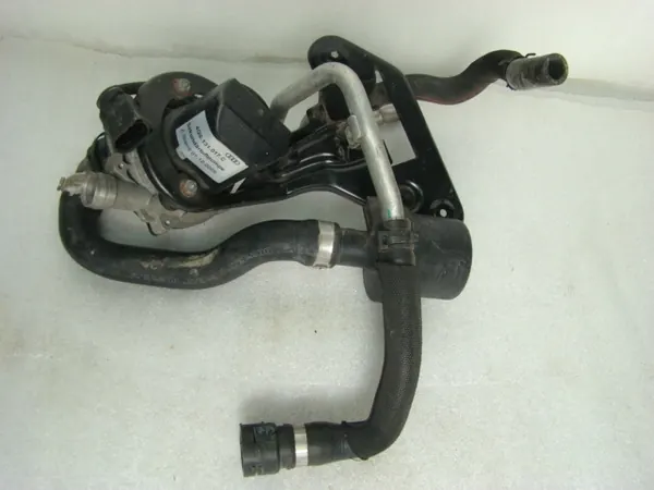 Pompe secondaire Audi A6 4G0131017C image 1