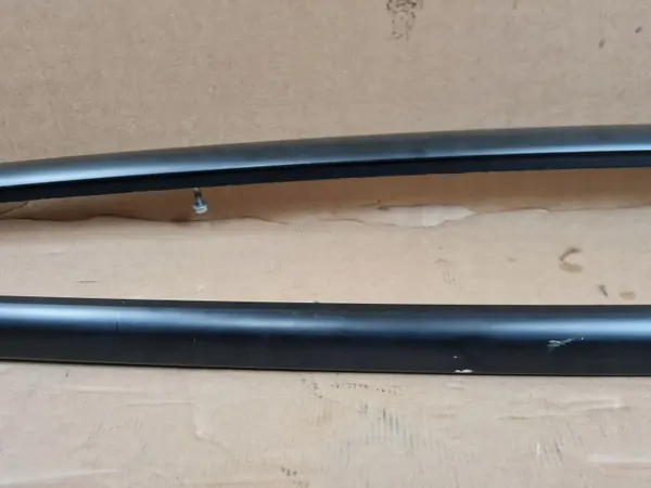 Kattokaide oikea puoli musta OEM 11A860026 VW ID4 image 5
