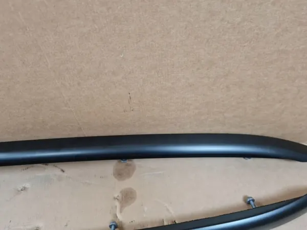 Kattokaide oikea puoli musta OEM 11A860026 VW ID4 image 9