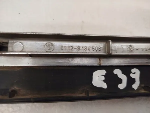 BMW 5 E39 2000 Oikea takapuskurin lista image 3