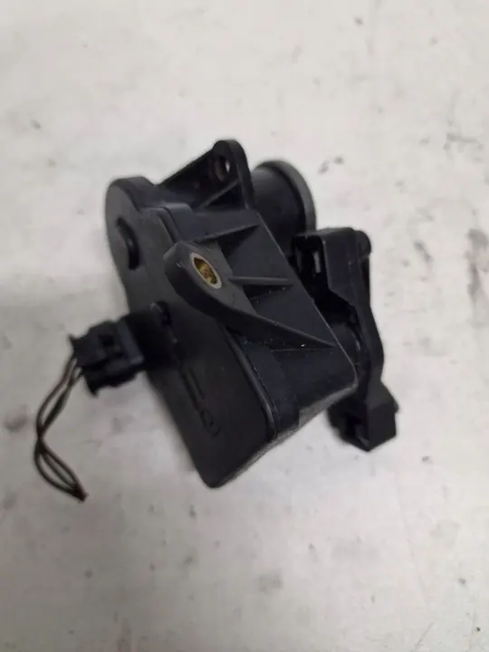 Mercedes-Benz E W211 Inlaatspruitstuk Actuator image 3