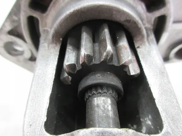 Arrancador KIA K2700 97-04 2.7D J2 0K60A18400 image 9