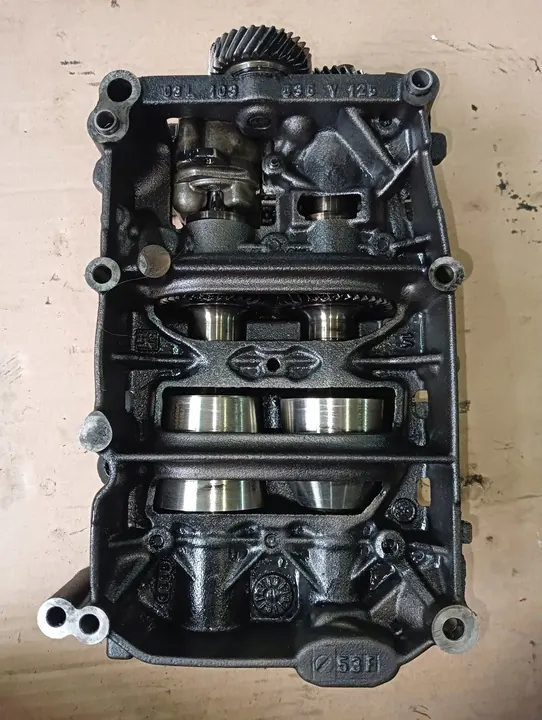 Olje pump VW Audi Skoda Seat 2.0 TDI OEM image 7