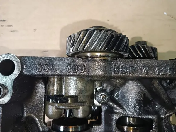 Olje pump VW Audi Skoda Seat 2.0 TDI OEM image 8