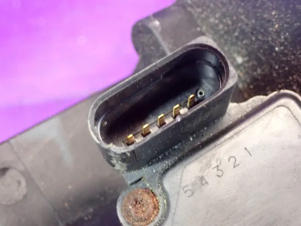 AUDI A8 D3 02-05 4.0 TDI Luftmassenmesser 057906461D image 4