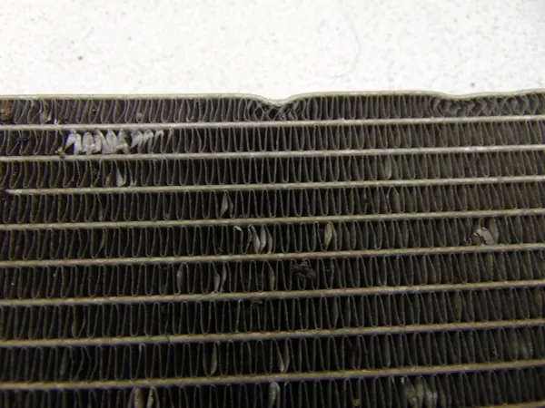 Condenseur AC Kia Sportage IV OEM F200NFFBB0 image 6