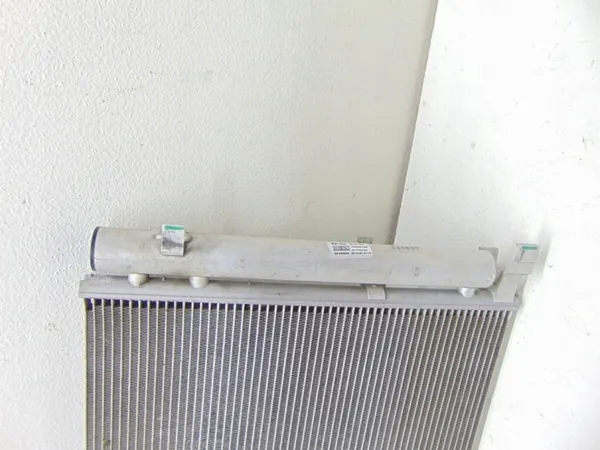 Condenseur AC Kia Sportage IV OEM F200NFFBB0 image 9