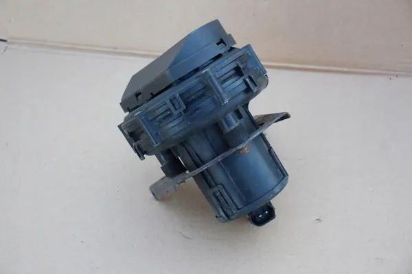 Pompe à air secondaire BMW OEM 1437746 pour Z3 M52TU/M54 image 2