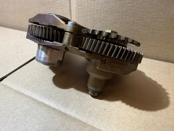 Audi 4.2 FSI V8 Oljepump Driv OEM 079109361J image 5