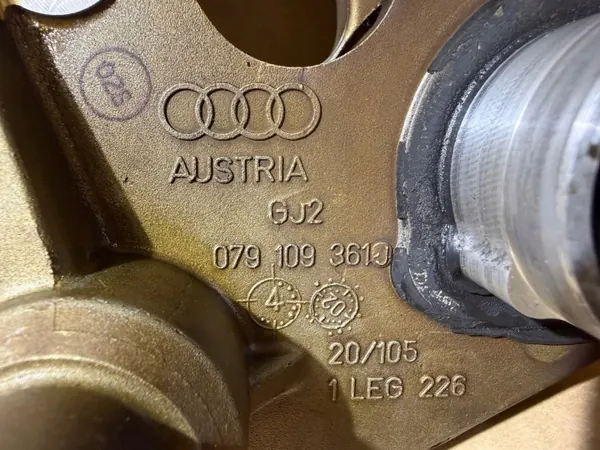 Audi 4.2 FSI V8 Oljepump Driv OEM 079109361J image 7