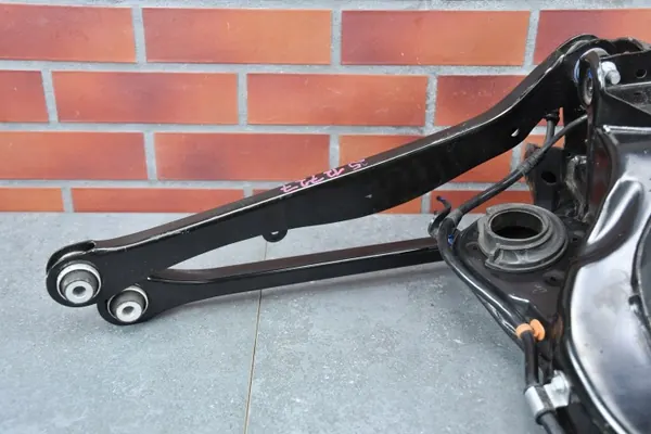 Vasen takapyöränkannatin OEM 8858996 MINI Cooper J01/J05 image 4