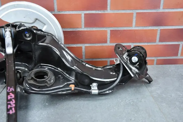 Vasen takapyöränkannatin OEM 8858996 MINI Cooper J01/J05 image 5