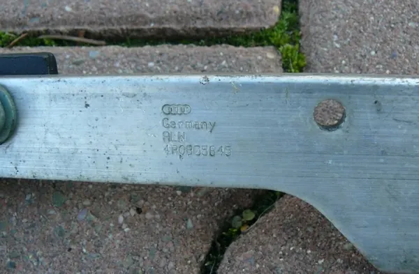 Jousituksen kiinnitysväli OEM 4B0805645 Audi A6 C5 image 3