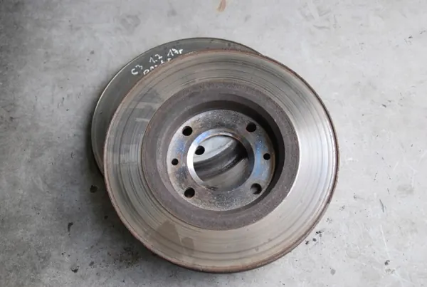 Disques de Frein Avant Citroen OE pour C3 III 2017 1.2B image 4