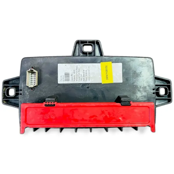 Volvon sulakekotelo OEM 20745557 - Käytetty kunto image 2