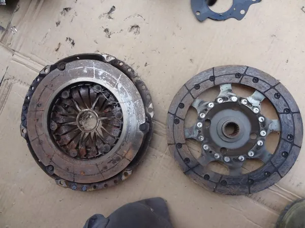 Kytkinpainelevy PEUGEOT 508 I 2.0 HDI image 2