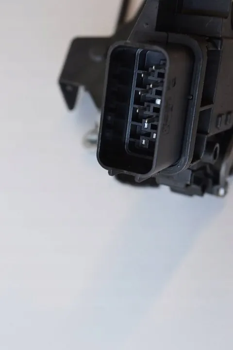 Vordertürschloss rechts Volvo V70 III OE 31253658 image 4