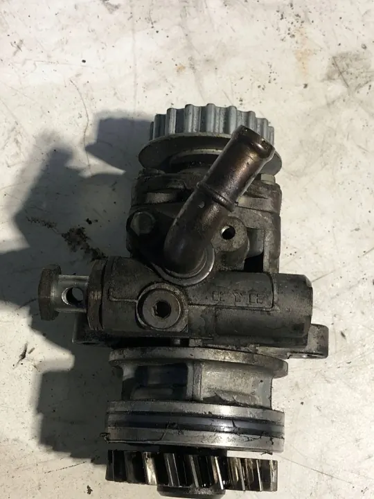 Pompe de direction assistée OEM 33D0422153C Volkswagen image 4