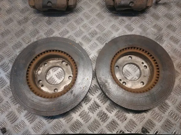 Disques + Plaquettes + Étriers Frein Avant Kia Proceed image 3