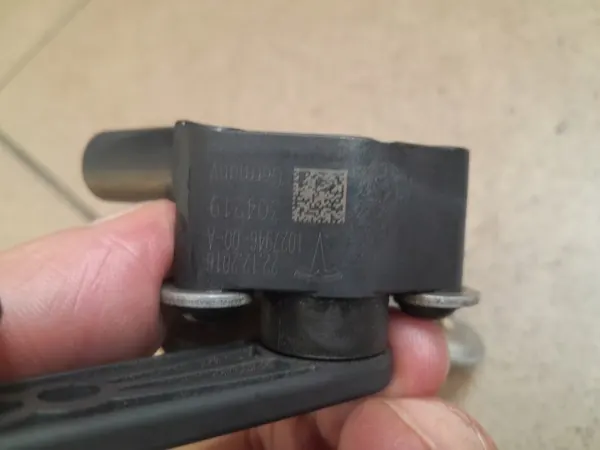 Tesla X 2015-21 Strålkastarnivåsensor OEM 1027941-00-A image 4