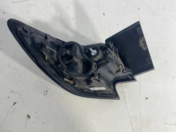 Luz trasera derecha Opel Astra K EU image 10
