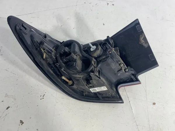 Luz trasera derecha Opel Astra K EU image 9