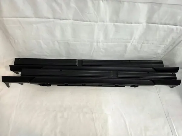 Set zij dorpelbeschermer OEM 7723058U0 voor Suzuki Vitara image 2
