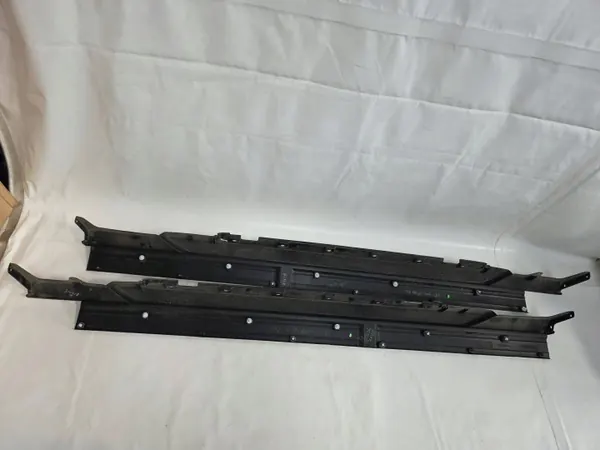 Set zij dorpelbeschermer OEM 7723058U0 voor Suzuki Vitara image 4