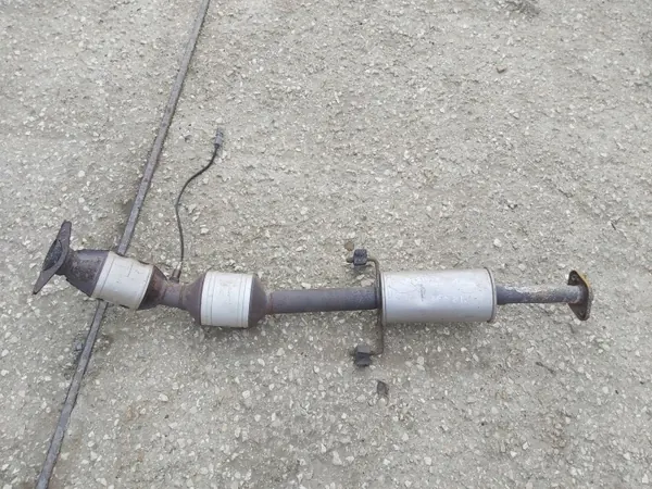Toyota Auris II 1.8 Hybride Katalysator OEM image 2