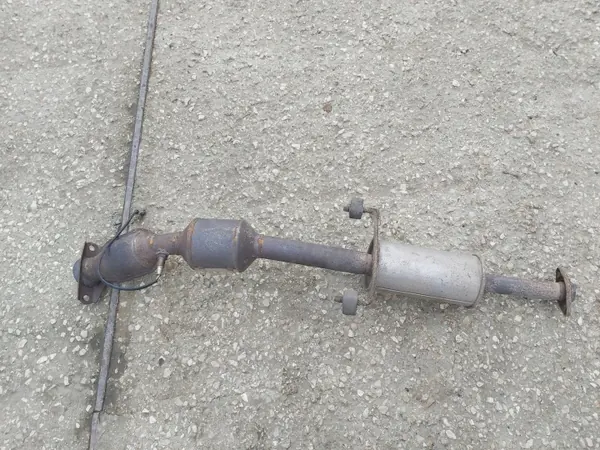 Toyota Auris II 1.8 Hybride Katalysator OEM image 4