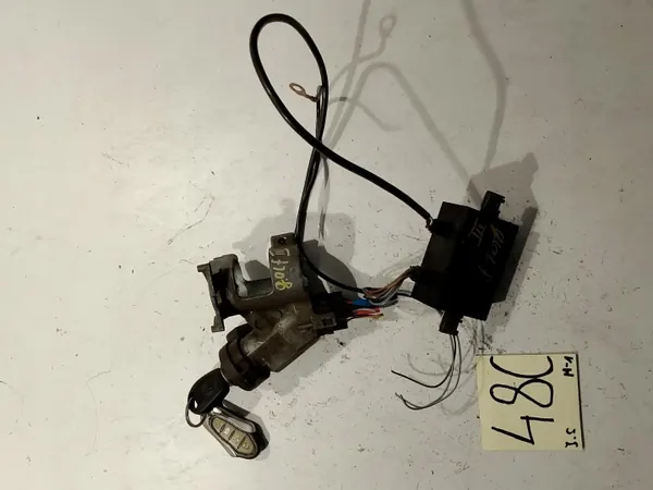 Clé de contact immobilisateur VW Golf III 1H0953257B Complet image 2