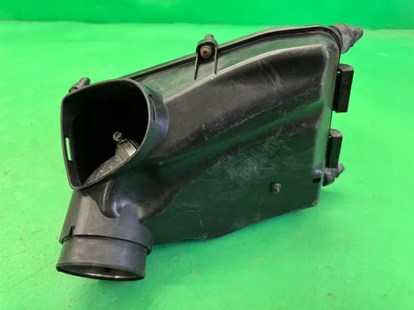 Vasen ilmanputsarin kotelo Audi S6 C6 5.2 FSI V10 OEM image 2