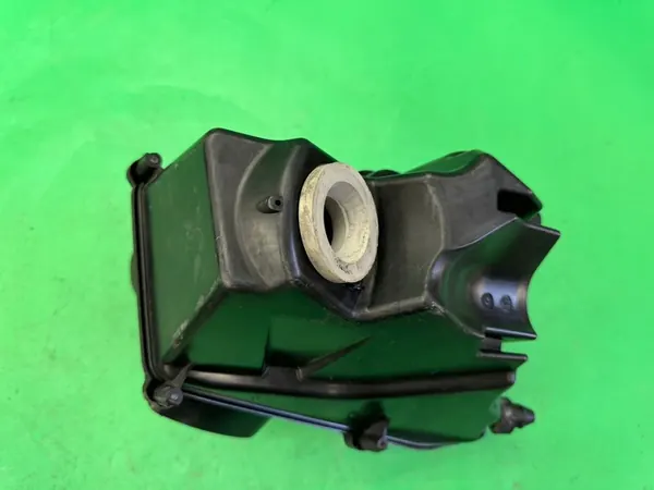 Vasen ilmanputsarin kotelo Audi S6 C6 5.2 FSI V10 OEM image 4