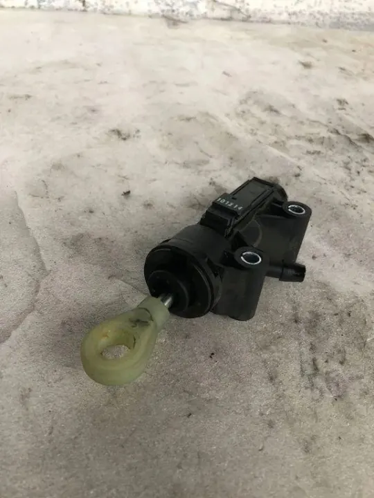 Kytkyn sylinteri OEM 13670510DE BMW 1 F20:lle image 3